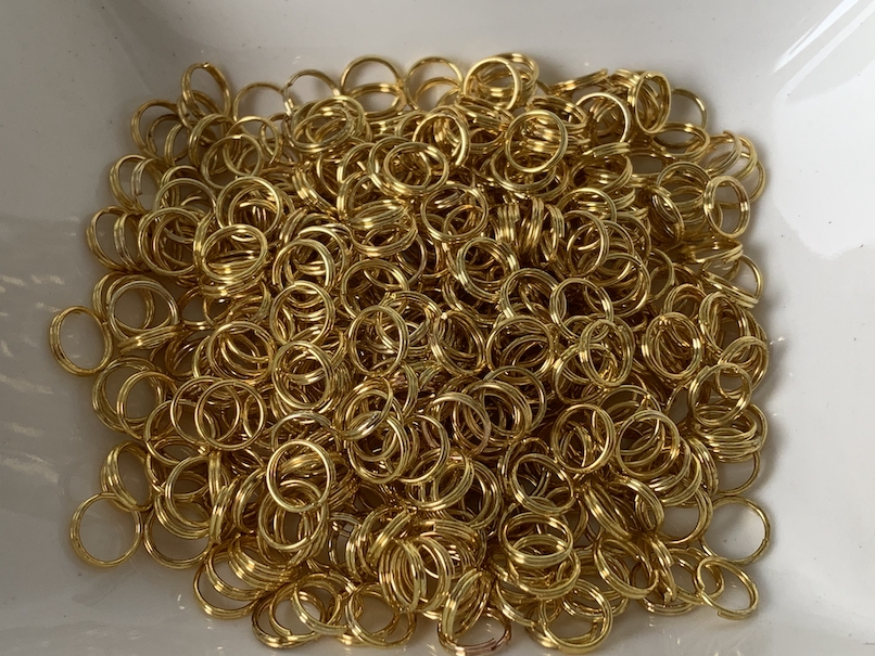 700 goldene Binderinge Ösen 7 mm x 0,5 mm Biegeringe Verbindungsringe 296au